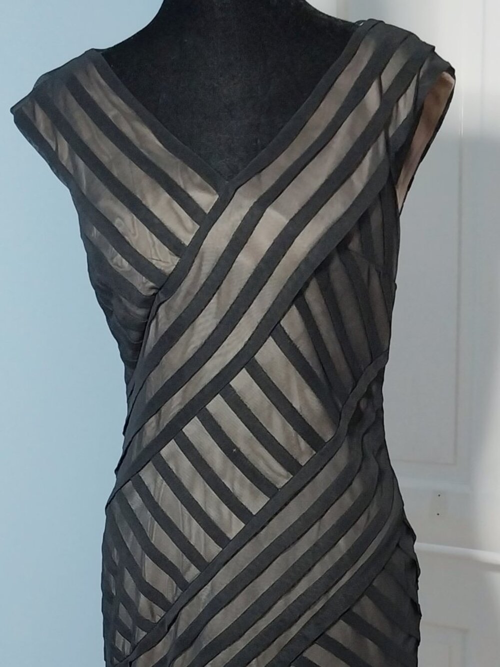 London Times Sleeveless Dress